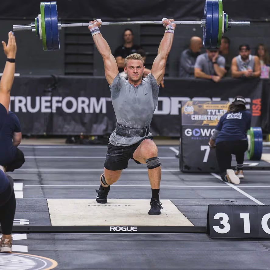 2POOD Straight Weightlifting Belt in use