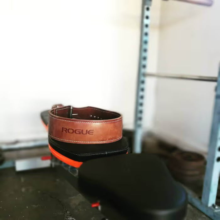 Cinturón de Gimnasio Ohio Rogue de 3” in use