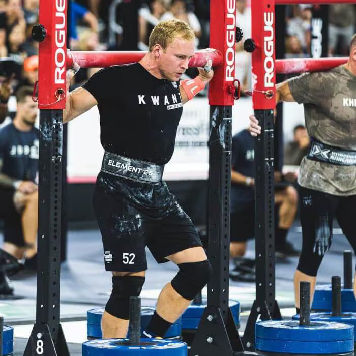 Cinturón de Gimnasio de Cuero Híbrido Element 26 in use