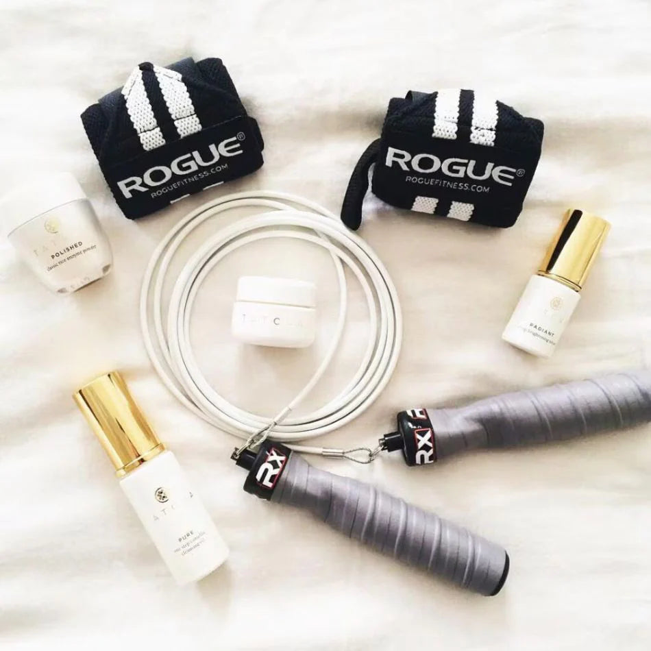 Bandes de Poignet Sportive Rogue Fitness in use