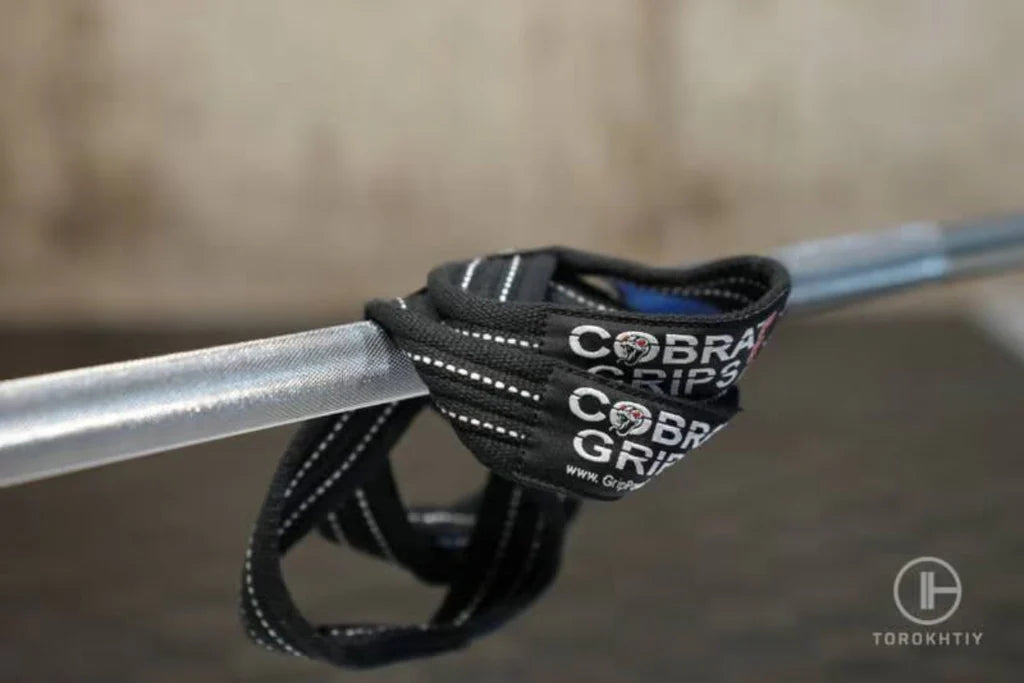 COBRA GRIPS Cinghie per Sollevamento Pesi Figura 8 in use