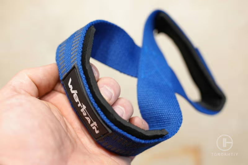 W8TRAIN Padded Figure 8 Straps in use