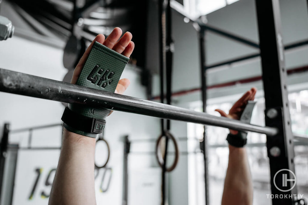 Calleras Para Gimnasia Sin Dedos LYFT-RX in use