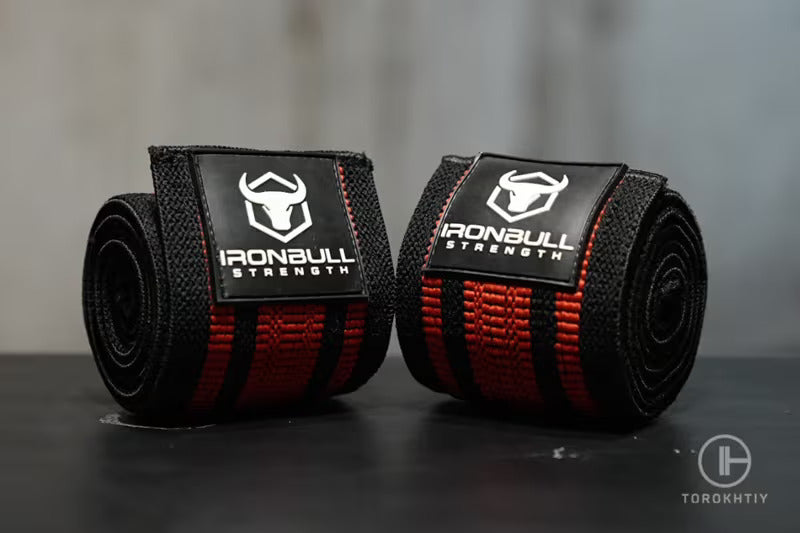 Iron Bull Strength Ellenbogenbandage für Kraftsport & Bodybuilding