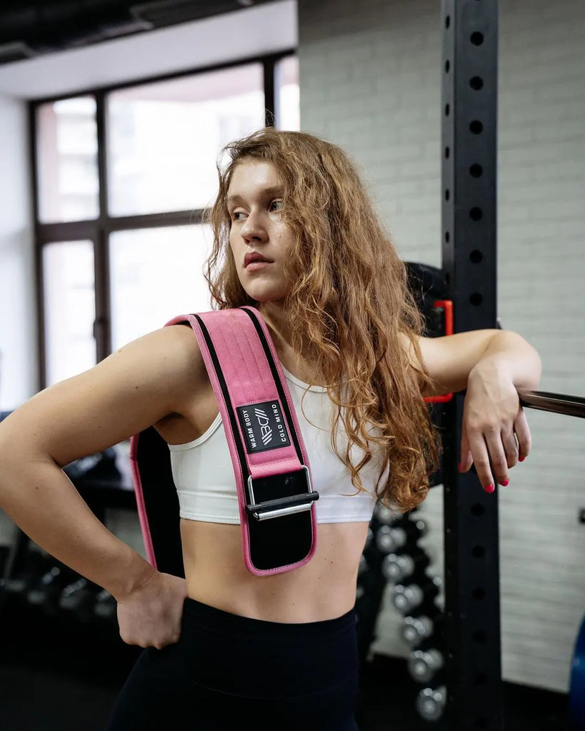 WARM BODY COLD MIND Self-Locking Weight Lifting Belt in use
